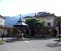 Square of the Basilica, La fontana e la chiesa del S. Sepolcro