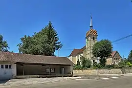 The wash house and church in Saint-Broing