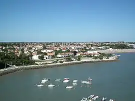 Saint-Georges-de-Didonne seen from the lighthouse