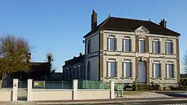 The town hall in Saint-Loup-d'Ordon