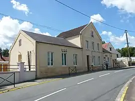 The town hall and school of Saint-Martin-d'Hardinghem