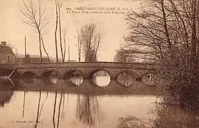 Saint-Rémy-sur-Avre"The old bridge, built during Francis I of France reign" (1494-1547).