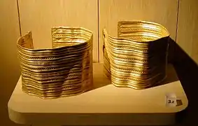 Gold bracelets from Sainte-Colombe-sur-Seine