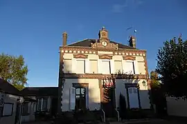 The town hall in Sainte-Gemme-Moronval