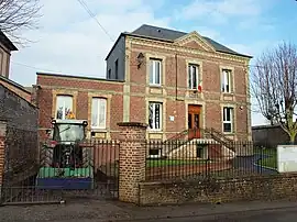 The town hall in Sainte-Geneviève