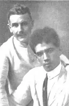 Bernabe (right) with Salvador Rueda (left) in 1915