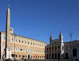 The Loggia delle Benedizioni, on the rear left side. Annexed, on the left, is the Lateran Palace.