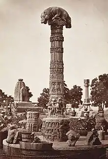 Sculptures near Teli ka Mandir, Gwalior Fort.