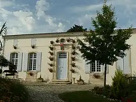 The town hall in Semussac