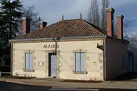 The town hall in Sendets