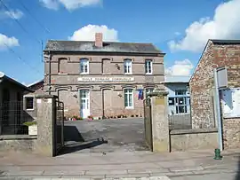 The town hall and school in Sorel-en-Vimeu