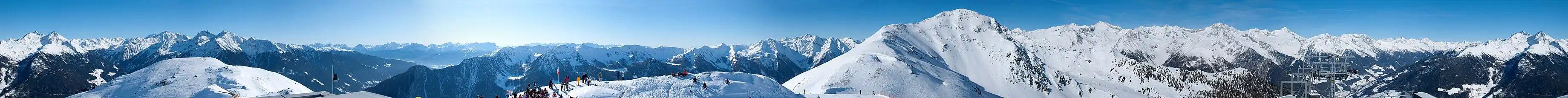 360° panoramic view from the Sonnklar top station (2,400 m), Speikboden ski area