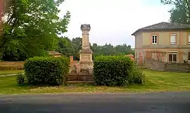 The war memorial in Saint-Thomas