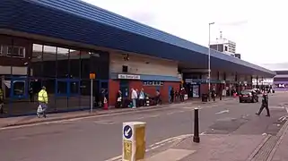 An exterior view of the previous station from Gravel Street in 2015.