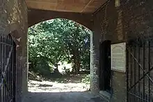 The entrance to St Sepulchre's Cemetery, off Walton Street.