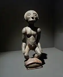 Sub-Saharian African (in this case produced by the Holoholo people) – Statuette of a woman (19th or early 20th centuries), wood, Ethnological Museum of Berlin