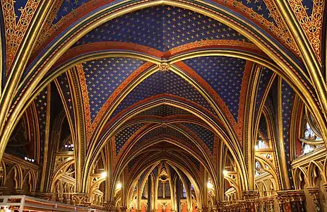 Ceiling of the lower chapel. Small gilded flying buttresses reinforce the arches