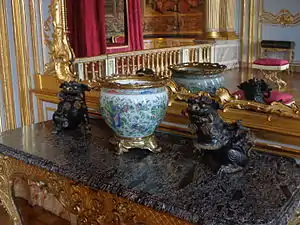 Chinese ceramics in the King's bedchamber