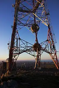 A close up of the tower base.