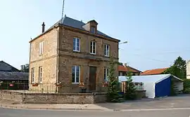 The town hall in Sugny