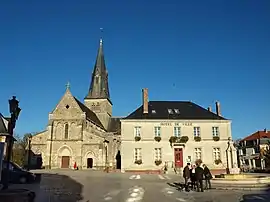 The church and town hall in Suippes