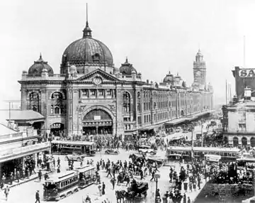 Image 87Flinders Street Station (1927), by Victoria State Transport Authority (from Portal:Architecture/Travel images)