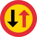 Priority for oncoming vehicles