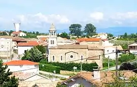 The church and surrounding buildings in Talencieux