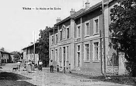 The town hall and school at the start of the 20th century