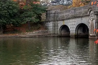 Inlet bridge (southeastern end) (November 2011)