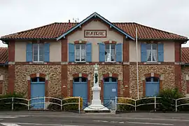 The town hall in Tillac