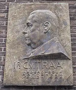 Bronze plaque in honor of engineer Cornelis van Traa