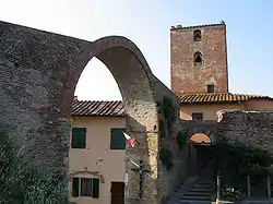 Arch and Tower of Castruccio Castracani.