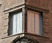 Tour Baderon-Maussac (corner window).