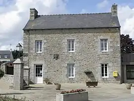 The town hall in Tréflaouénan