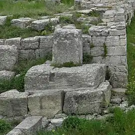 Non-structural pillar at the South Gate