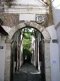 The entrance to the Bezisten