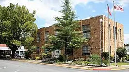 Van Buren County Courthouse in downtown Clinton