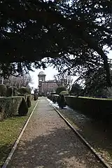 Villa Toeplitz, Parterre Walkway