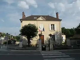 The town hall of Vienne-en-Arthies