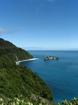 View from Knights Point lookout to Arnott Point