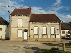 The town hall in Villethierry