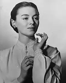 Virginia Bosler headshot circa 1947