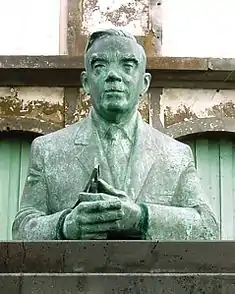 Bust of the author Vitorino Nemésio