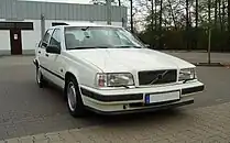 Volvo 850 before facelift, notice different front bumper, airdam and headlights (DE)