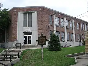 Wayne County courthouse in Monticello