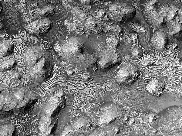 Layers and faults in Arabia quadrangle