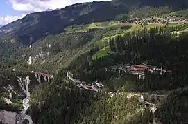 View of the viaduct from the Jenisbergstrasse.