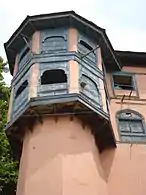 Wooden windows of Hari Parbat Temple