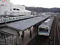 View of the station looking west in January 2006, with the Tōbu platforms on the left, Chichibu Railway platforms in the centre, and JR East platforms off-camera to the right